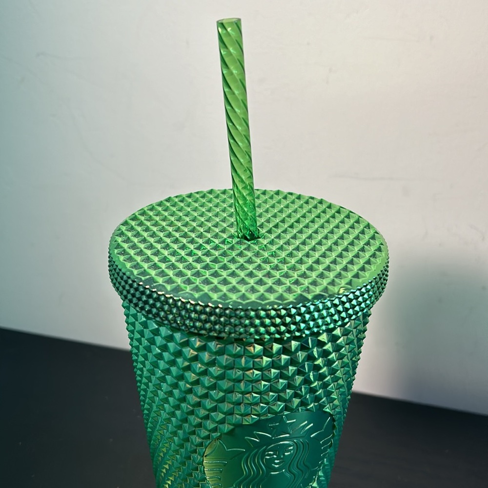 Starbucks 2023 Limited Edition
Metallic Green Cold Cup - Picture 3 of 7